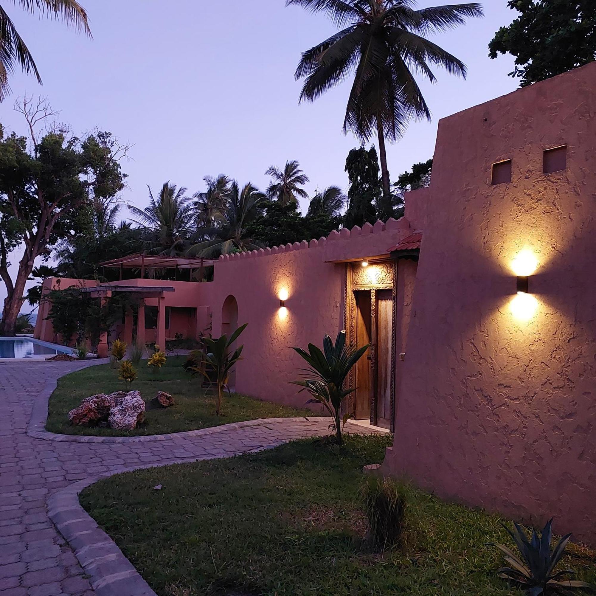 Al Mahali 3 Bedroom Villas Diani Galu Beach Diani Beach Exterior photo